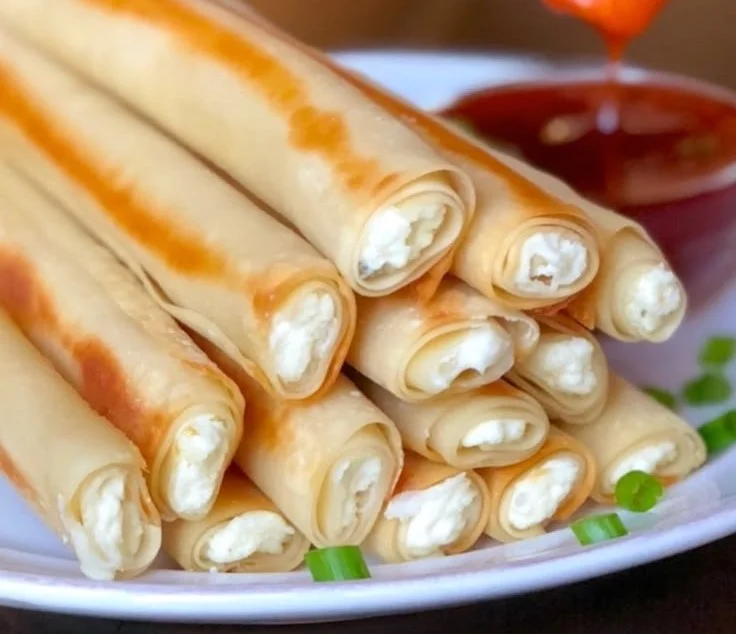 Easy Baked Cream Cheese Rangoon Rolls