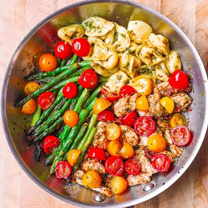 Pesto Chicken Tortellini and Veggies